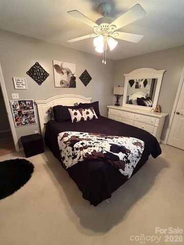 236 Robinwood Circle NE, Lenoir, NC 28645