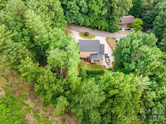 236 Robinwood Circle NE, Lenoir, NC 28645