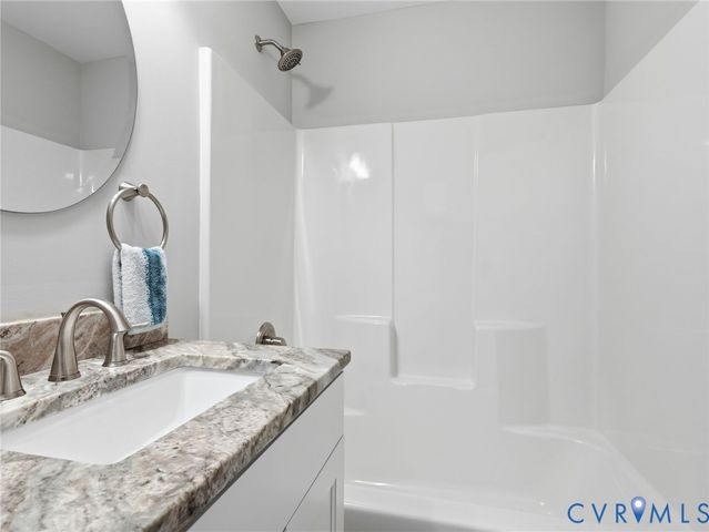 11571 Kings Pond Dr, Providence Forge, VA 23140