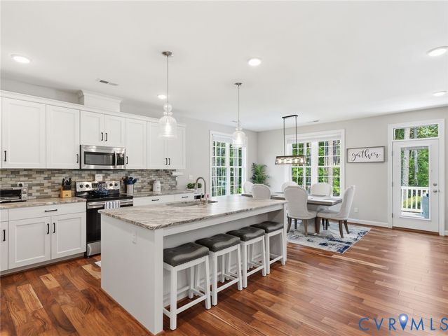 11571 Kings Pond Dr, Providence Forge, VA 23140