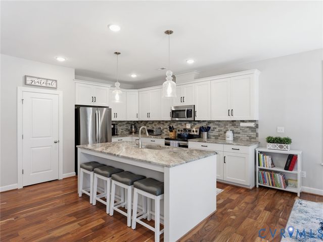 11571 Kings Pond Dr, Providence Forge, VA 23140