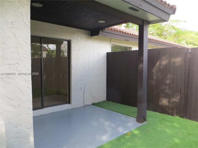 15207 SW 46th Ln G-79, Miami, FL 33185