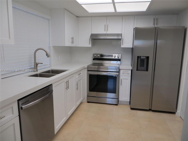 15207 SW 46th Ln G-79, Miami, FL 33185