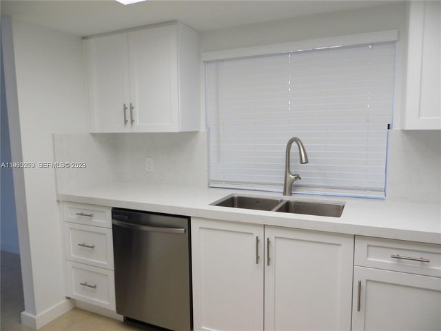 15207 SW 46th Ln G-79, Miami, FL 33185