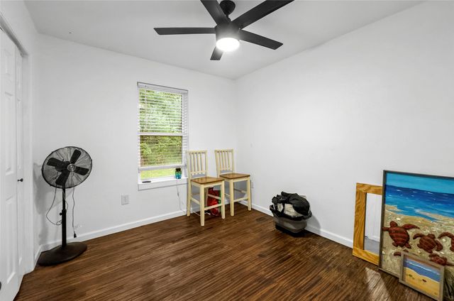 420 S Evans Street, Boyd, TX 76023