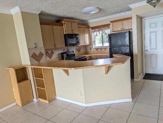 8710 N Sherman Circle 201, Miramar, FL 33025