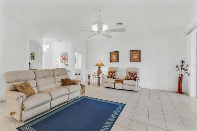 5380 CHARLESTON AVENUE, Tavares, FL 32778