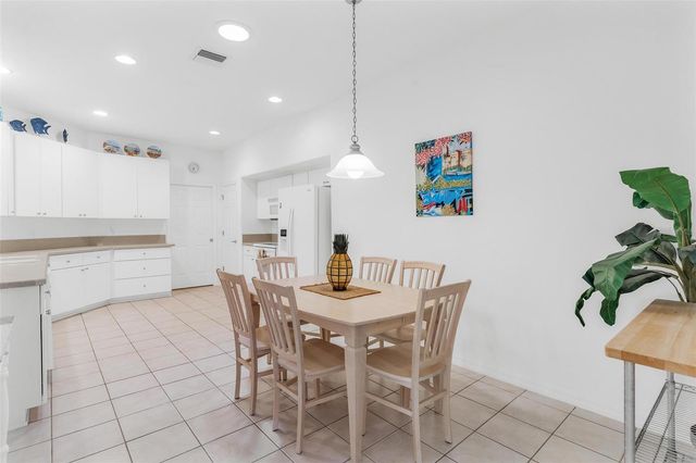 5380 CHARLESTON AVENUE, Tavares, FL 32778