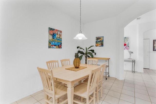 5380 CHARLESTON AVENUE, Tavares, FL 32778