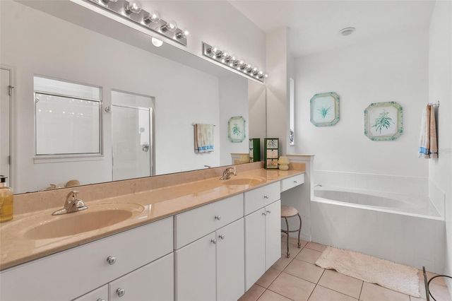 5380 CHARLESTON AVENUE, Tavares, FL 32778