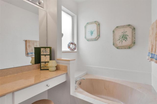 5380 CHARLESTON AVENUE, Tavares, FL 32778