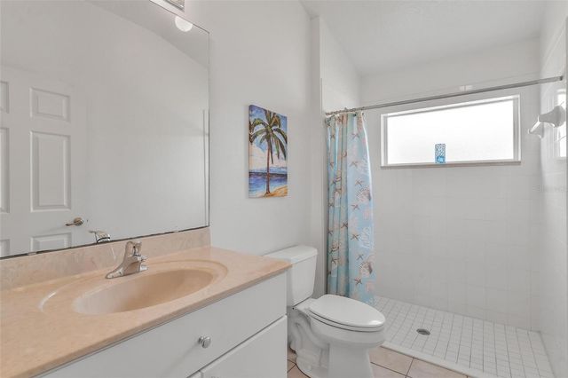 5380 CHARLESTON AVENUE, Tavares, FL 32778