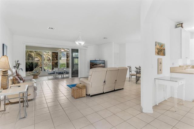 5380 CHARLESTON AVENUE, Tavares, FL 32778