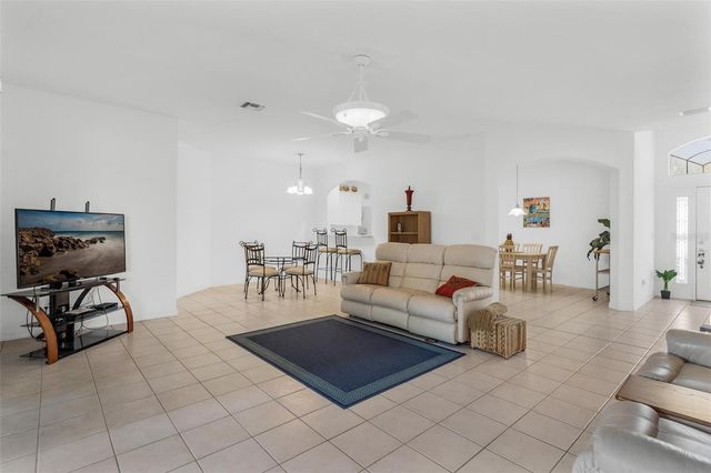 5380 CHARLESTON AVENUE, Tavares, FL 32778