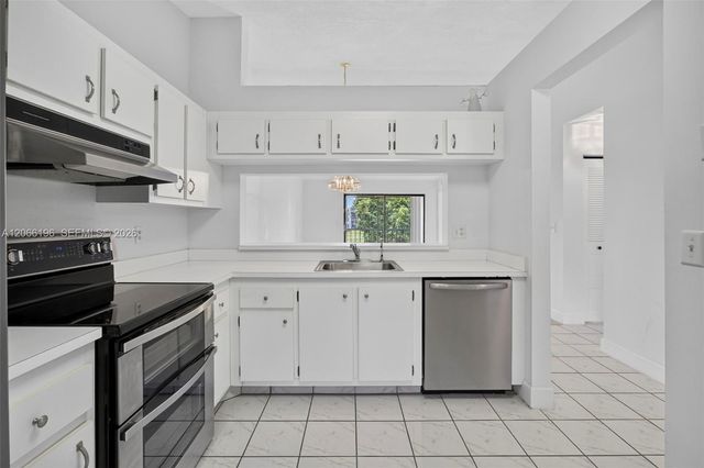 4626 E Lucerne Lakes Boulevard E 202, Lake Worth, FL 33467