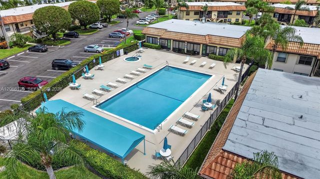 4626 E Lucerne Lakes Boulevard E 202, Lake Worth, FL 33467