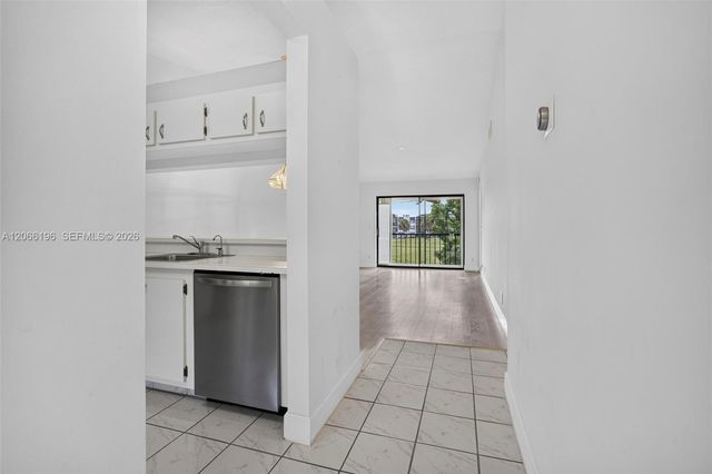 4626 E Lucerne Lakes Boulevard E 202, Lake Worth, FL 33467