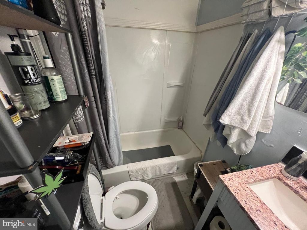 Image 18 of property listing at Address unavailable.