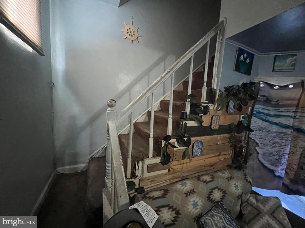 Image 7 of property listing at Address unavailable.