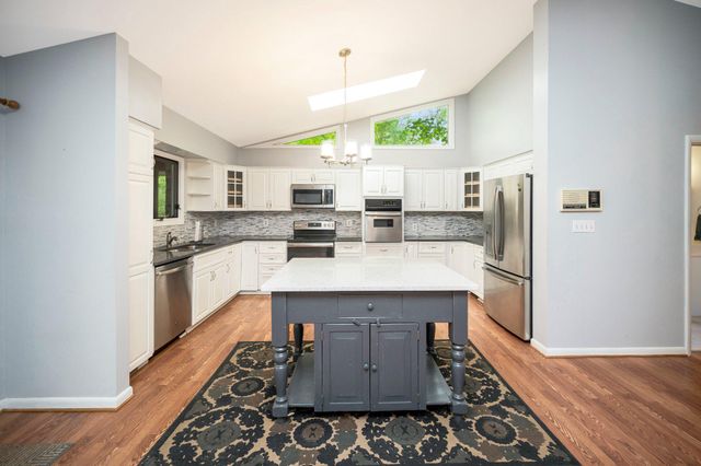 110 FEDERAL RD, Locust Grove, VA 22508