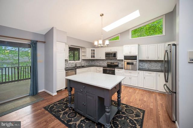 110 FEDERAL RD, Locust Grove, VA 22508
