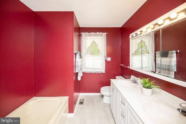 110 FEDERAL RD, Locust Grove, VA 22508