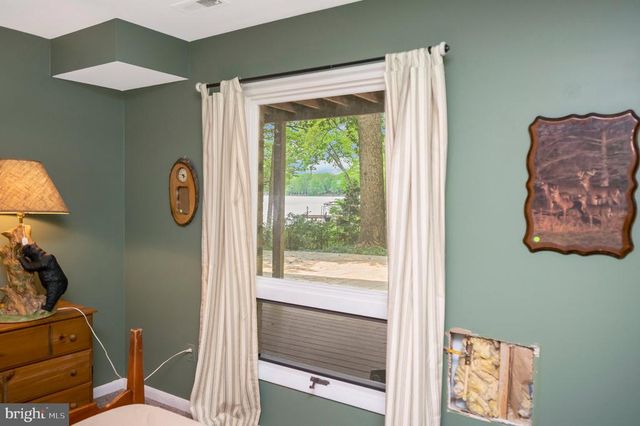 110 FEDERAL RD, Locust Grove, VA 22508