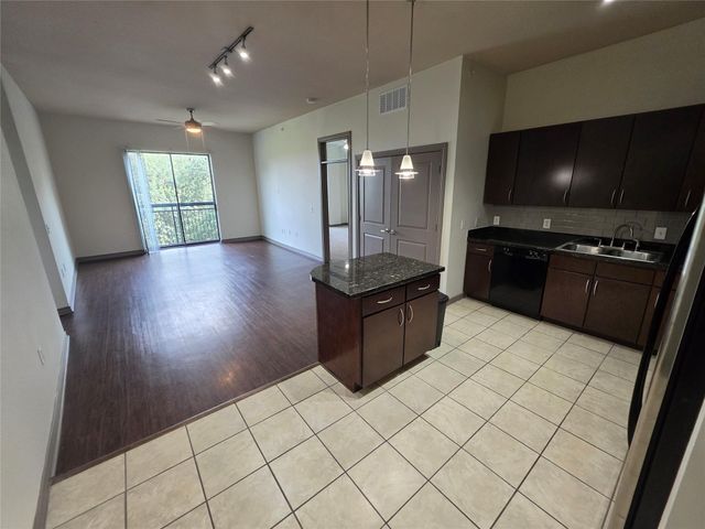 3616 Richmond 2403, Houston, TX 77046