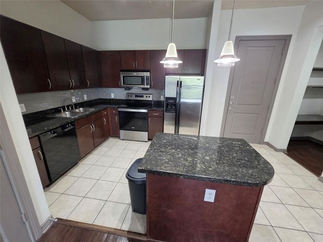 3616 Richmond 2403, Houston, TX 77046