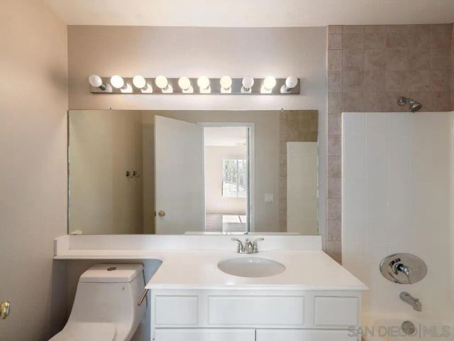 417 Sanibelle Circle 91, Chula Vista, CA 91910