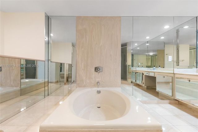 2751 S Ocean Dr 208S, Hollywood, FL 33019