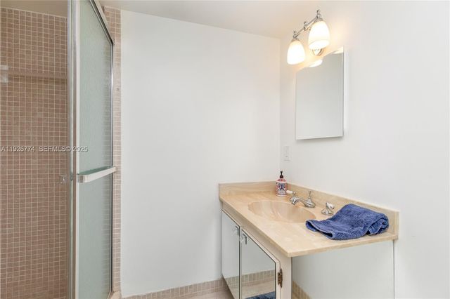 2751 S Ocean Dr 208S, Hollywood, FL 33019