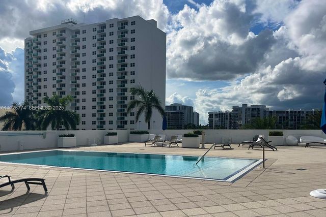 2751 S Ocean Dr 208S, Hollywood, FL 33019
