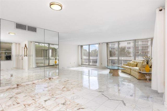 2751 S Ocean Dr 208S, Hollywood, FL 33019