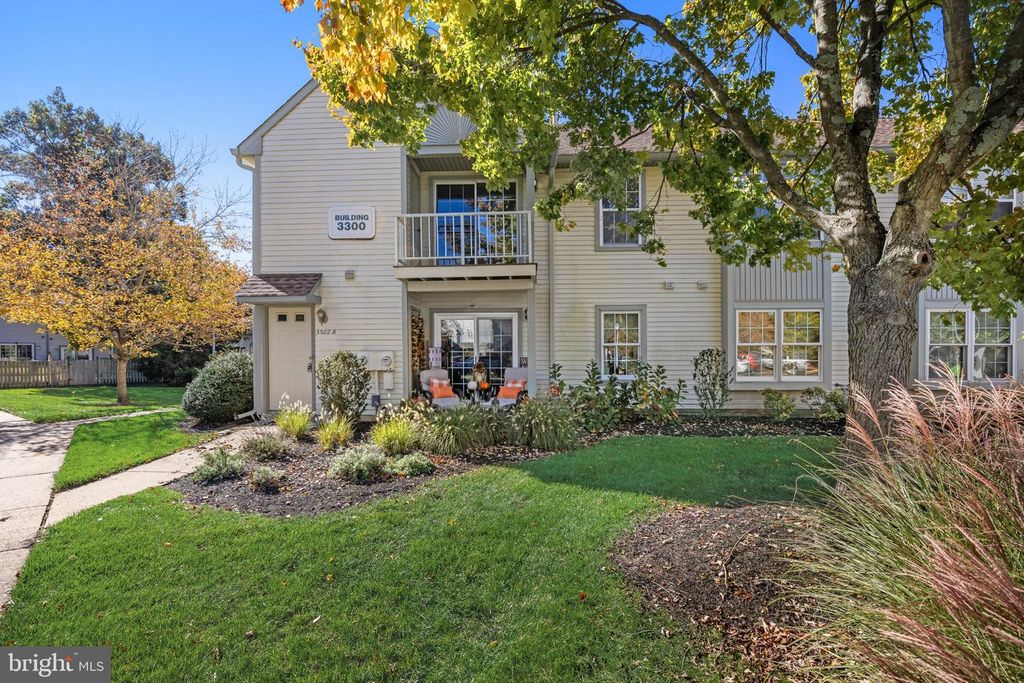3302-B RAMSBURY CT, Mount Laurel, NJ 08054