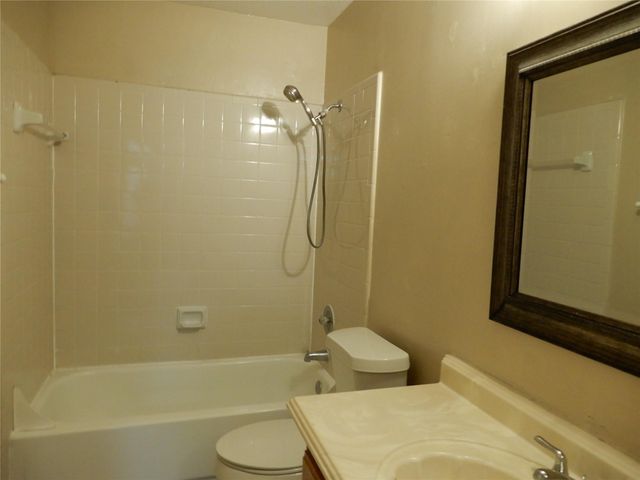 9797 Leawood Boulevard 902, Houston, TX 77099