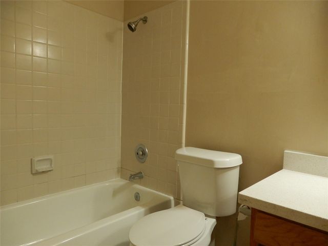 9797 Leawood Boulevard 902, Houston, TX 77099