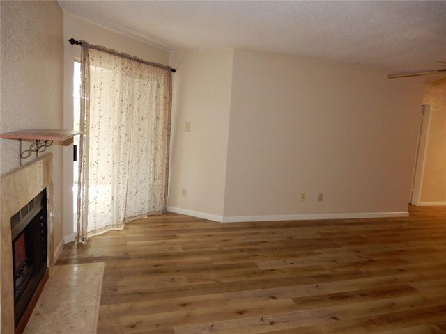 9797 Leawood Boulevard 902, Houston, TX 77099