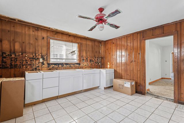 541 4th Avenue, Aurora, IL 60505