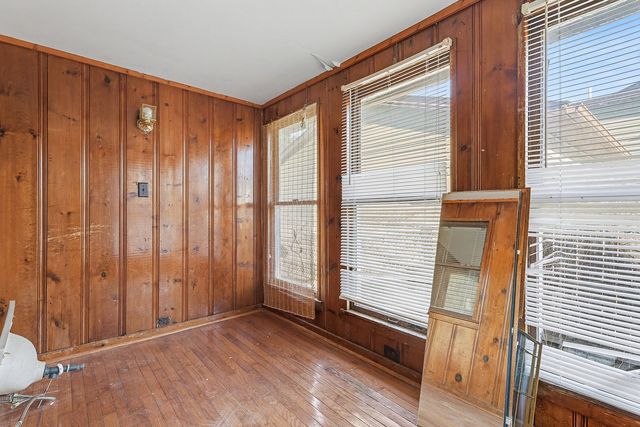 541 4th Avenue, Aurora, IL 60505