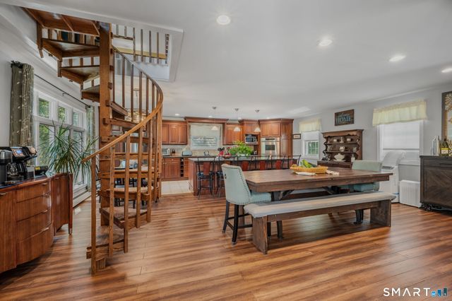 35 Pepperbox Road, Waterford, CT 06385