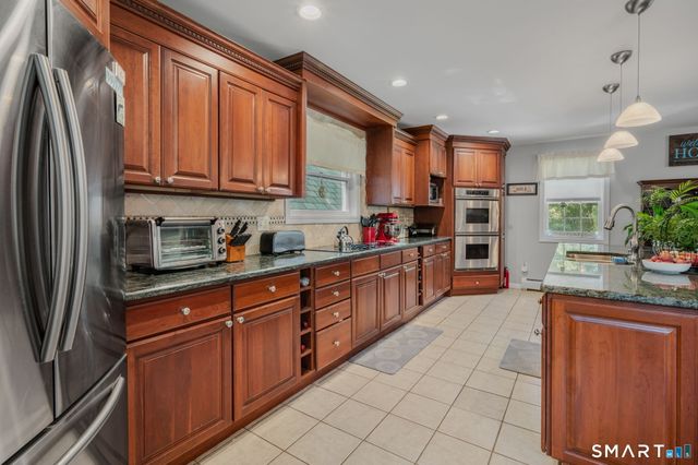 35 Pepperbox Road, Waterford, CT 06385