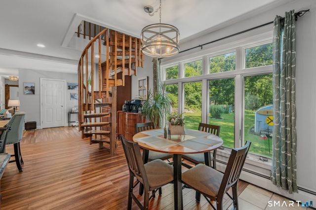 35 Pepperbox Road, Waterford, CT 06385