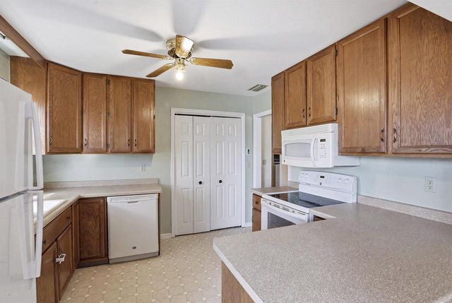 2302 WISCONSIN STREET, Oshkosh, WI 54901