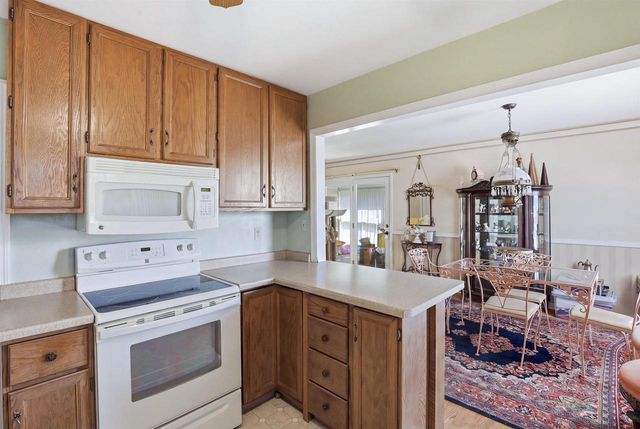 2302 WISCONSIN STREET, Oshkosh, WI 54901