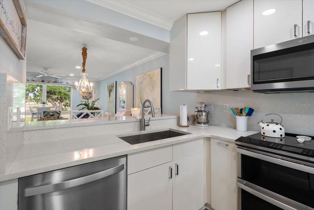 2130 GULF VIEW BOULEVARD 2130, Dunedin, FL 34698