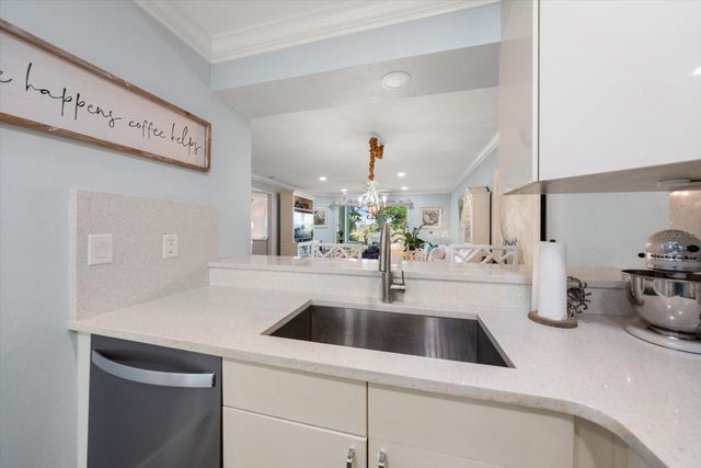 2130 GULF VIEW BOULEVARD 2130, Dunedin, FL 34698