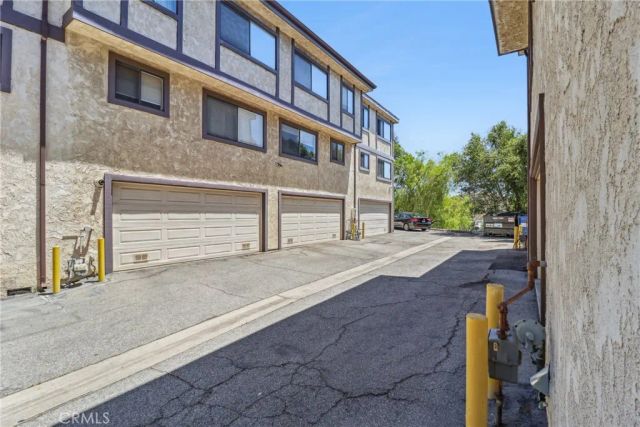 1832 Oak Tree Drive 13, Los Angeles, CA 90041