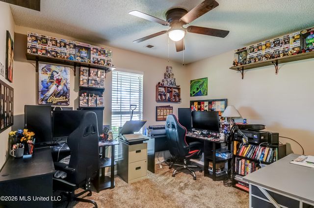 1105 S Parkview Circle, S, Southaven, MS 38671
