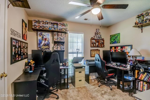 1105 S Parkview Circle, S, Southaven, MS 38671